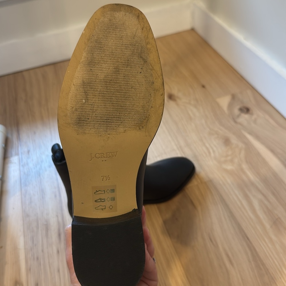 Like new!! JCrew Chelsea boots BT277 in black, size 7.5 - Picture 5 of 5